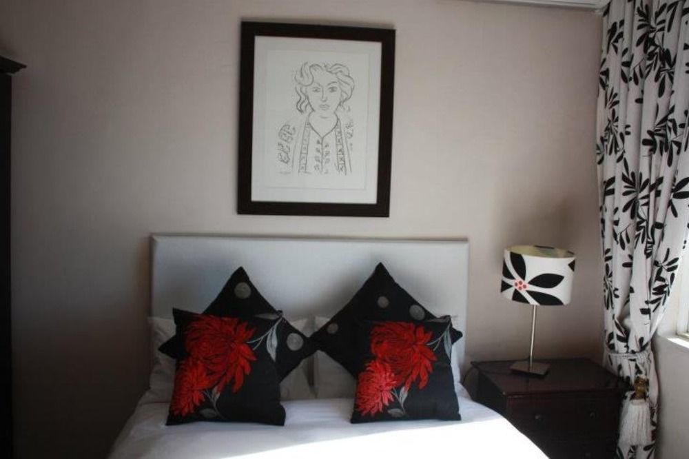 The Boston Guest House เบลวิลล์ ภายนอก รูปภาพ